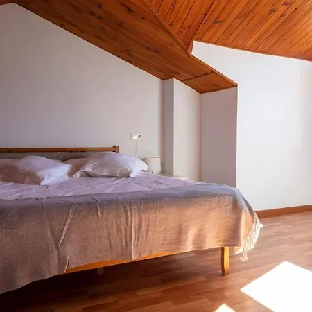 Espacioso Y Luminoso Duplex Con Buhardilla