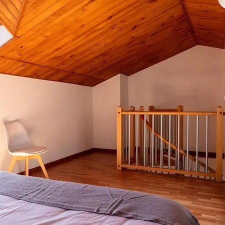 Apartamento Espacioso Y Luminoso Duplex Con Buhardilla *